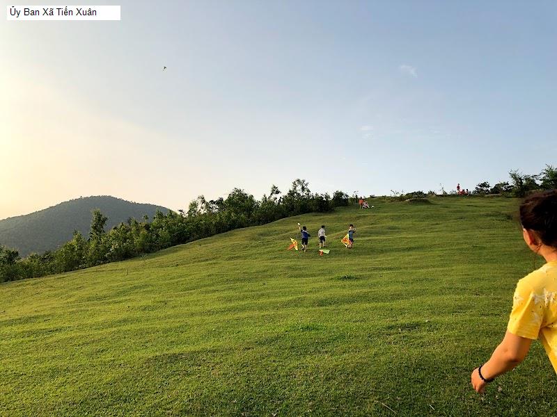 Ủy Ban Xã Tiến Xuân